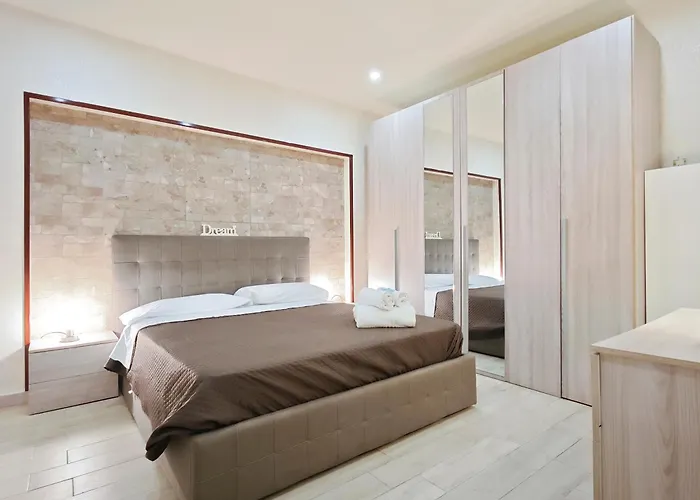 דירה Under Dante בארי